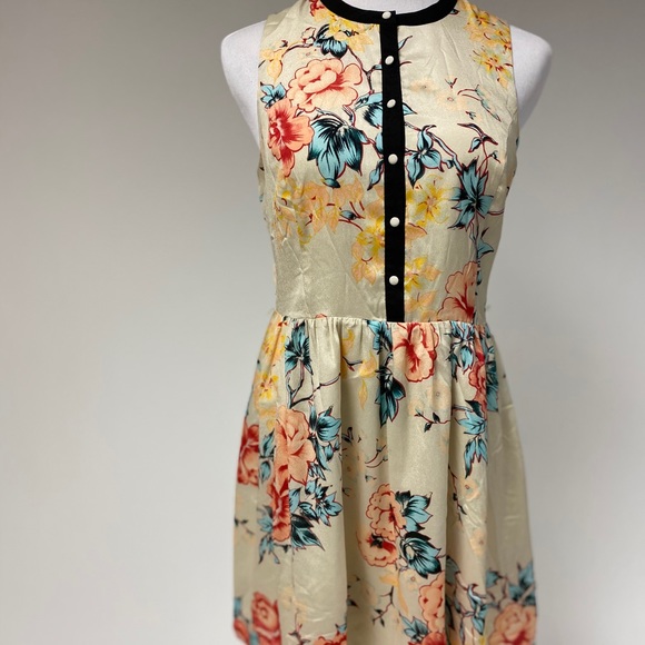 Dresses & Skirts - Beautiful Print Dress